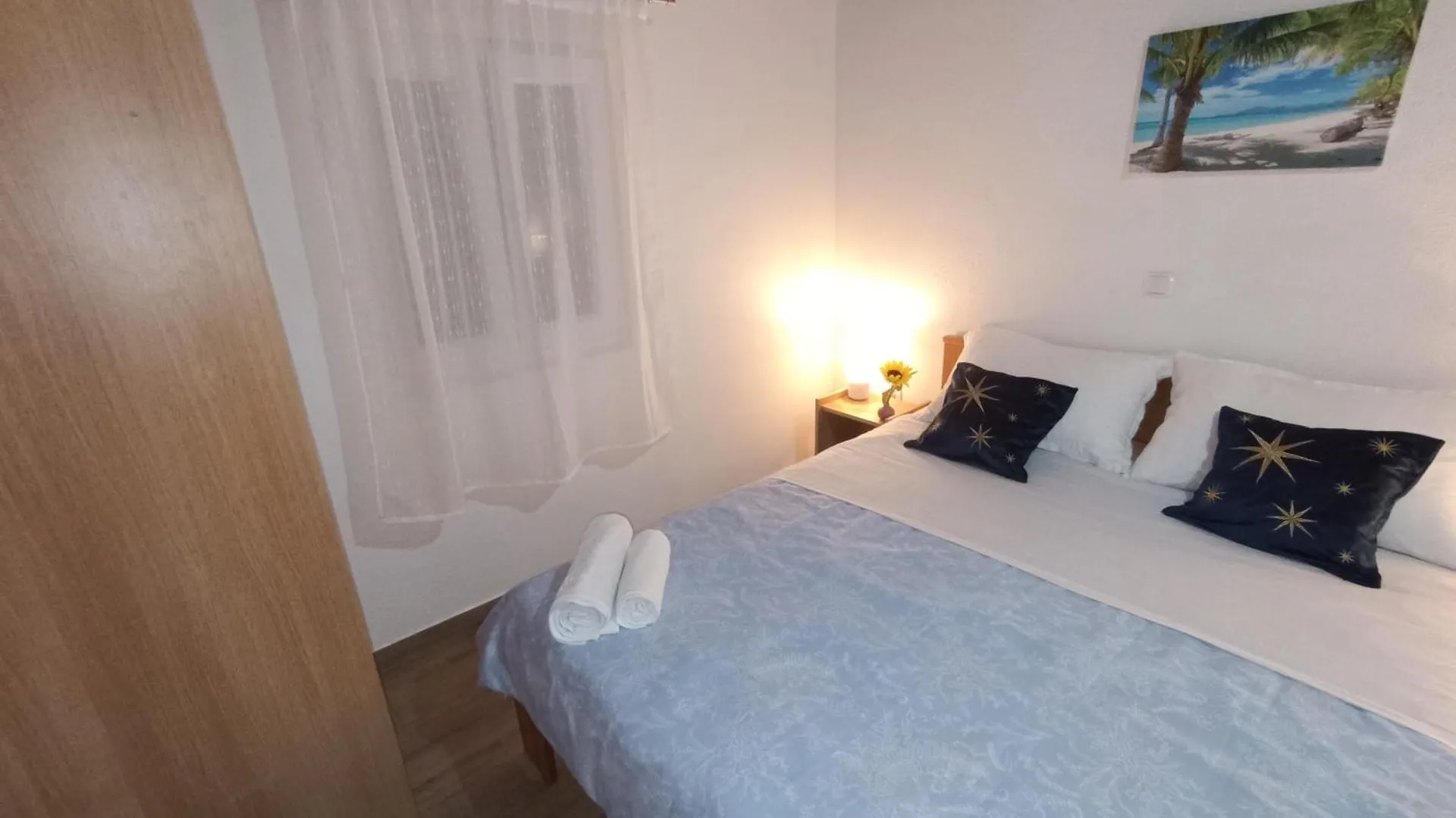 Holiday House Sea Laguna Tkon 0*,