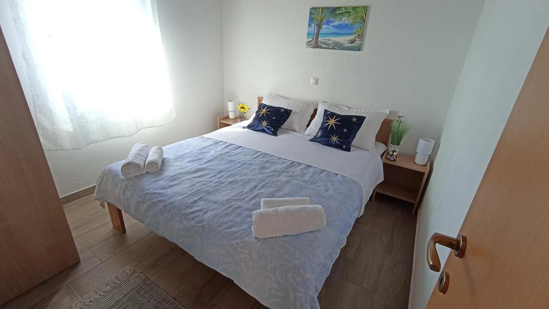 Holiday House Sea Laguna Tkon