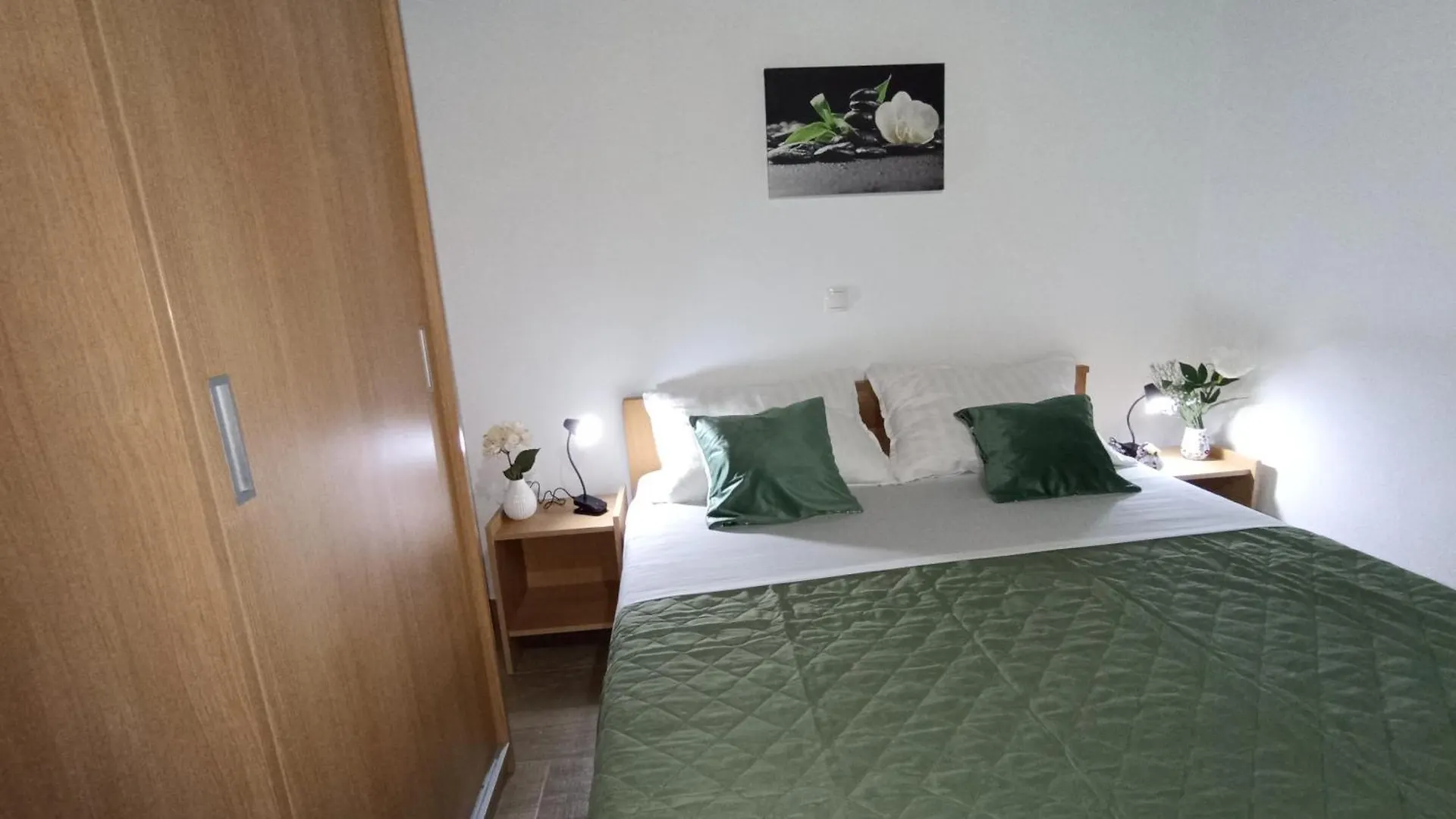 Holiday House Sea Laguna Tkon